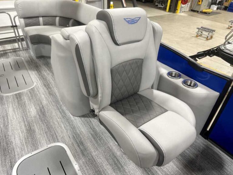 2026 Bennington 23LTFB - Blackout US-ETWS9046J526 [photo 19]